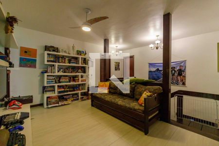 Casa de condomínio à venda com 410m², 5 quartos e 2 vagasSala Privativa