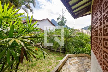 Casa de condomínio à venda com 410m², 5 quartos e 2 vagasQuintal Jardim