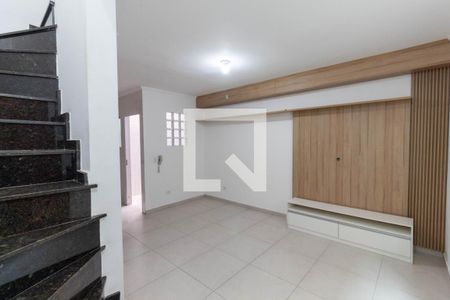 Sala de casa de condomínio para alugar com 2 quartos, 60m² em Vila Talarico, São Paulo