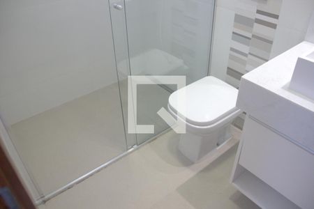 Casa de condomínio para alugar com 142m², 2 quartos e 4 vagasBanheiro