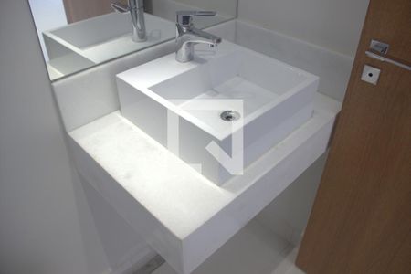 Casa de condomínio para alugar com 142m², 2 quartos e 4 vagasBanheiro