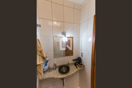 Casa de condomínio à venda com 212m², 3 quartos e 2 vagasBanheiro