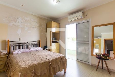 Casa de condomínio à venda com 212m², 3 quartos e 2 vagasSuíte  