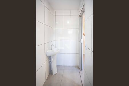 Banheiro de casa para alugar com 1 quarto, 40m² em Canhema, Diadema