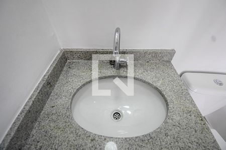 Studio para alugar com 27m², 0 quarto e sem vaga Studio para alugar com 27m², 0 quarto e sem vagaBanheiro