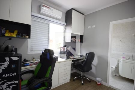 Casa à venda com 195m², 4 quartos e 5 vagasSuíte 2