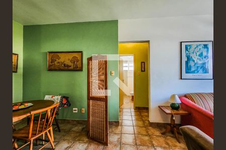 Sala de apartamento para alugar com 2 quartos, 77m² em Pitangueiras, Guarujá