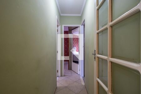 Corredor de apartamento à venda com 2 quartos, 67m² em Parque Pinheiros, Taboão da Serra