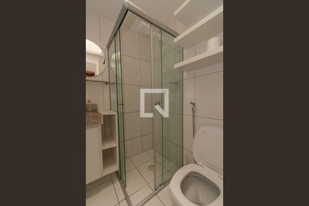 Banheiro da Suíte de casa de condomínio à venda com 3 quartos, 138m² em Parque São Quirino, Campinas