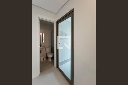 Apartamento à venda com 109m², 2 quartos e 2 vagas Apartamento à venda com 109m², 2 quartos e 2 vagasBanheiro de serviço
