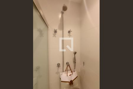 Apartamento à venda com 109m², 2 quartos e 2 vagas Apartamento à venda com 109m², 2 quartos e 2 vagasBanheiro de serviço