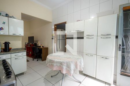 Casa para alugar com 60m², 2 quartos e 3 vagasCozinha 