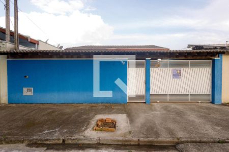 Casa para alugar com 60m², 2 quartos e 3 vagasFachada
