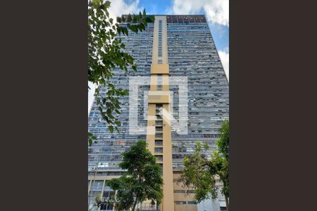 Studio à venda com 37m², 1 quarto e sem vaga Studio à venda com 37m², 1 quarto e sem vagaFachada