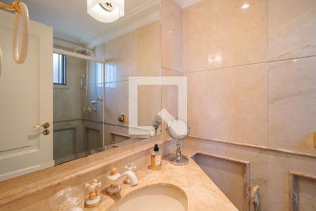 Apartamento à venda com 260m², 3 quartos e 4 vagasBanheiro da Suíte 3