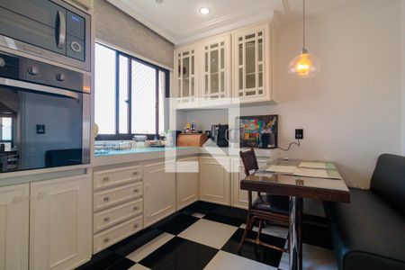 Apartamento à venda com 260m², 3 quartos e 4 vagasCozinha