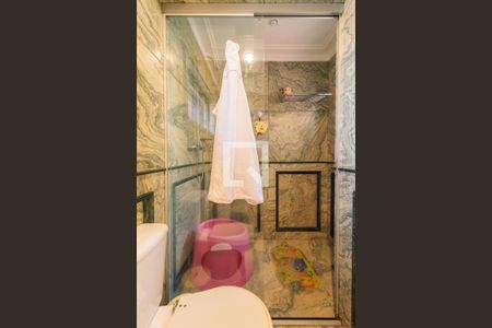 Apartamento à venda com 260m², 3 quartos e 4 vagasBanheiro da Suíte 2