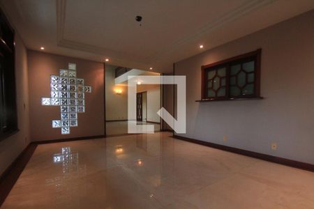 Casa à venda com 350m², 3 quartos e 4 vagasSala