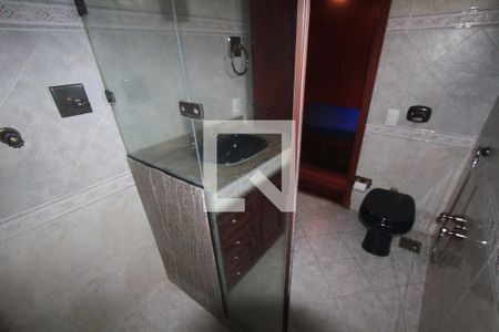 Casa à venda com 350m², 3 quartos e 4 vagasBanheiro Suite 2