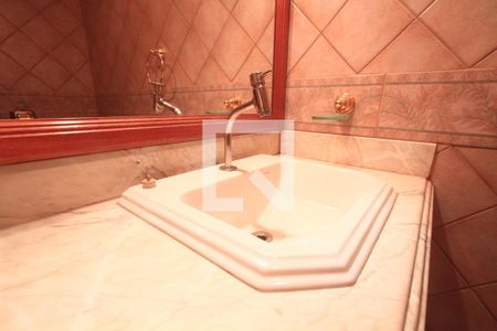 Casa à venda com 350m², 3 quartos e 4 vagasBanheiro Social