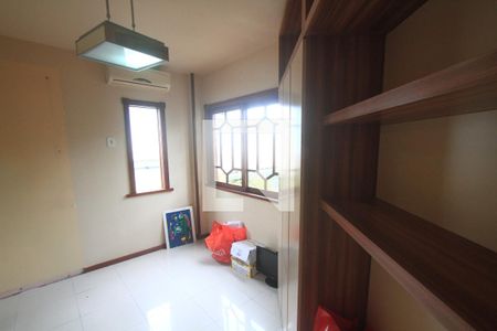 Casa à venda com 350m², 3 quartos e 4 vagasEscritório