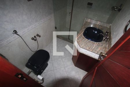 Casa à venda com 350m², 3 quartos e 4 vagasBanheiro Suite 2