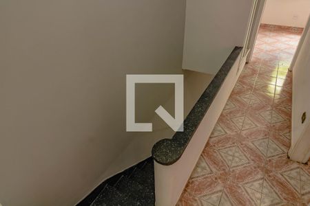 Casa para alugar com 250m², 3 quartos e 3 vagasEscada 