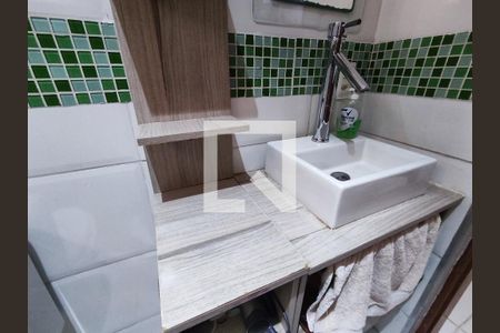 Casa à venda com 172m², 3 quartos e 1 vaga Casa à venda com 172m², 3 quartos e 1 vagaLavabo