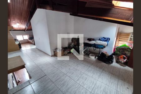 Casa à venda com 172m², 3 quartos e 1 vaga Casa à venda com 172m², 3 quartos e 1 vagaSótão