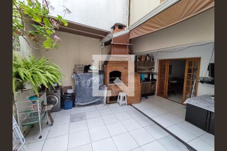 Casa à venda com 172m², 3 quartos e 1 vaga Casa à venda com 172m², 3 quartos e 1 vagaChurrasqueira - Quintal