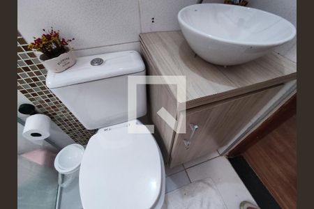 Casa à venda com 172m², 3 quartos e 1 vaga Casa à venda com 172m², 3 quartos e 1 vagaBanheiro Piso Superior