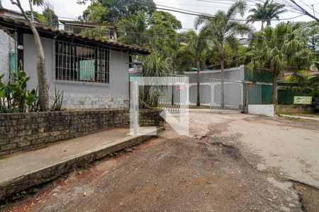 Casa de condomínio para alugar com 52m², 1 quarto e sem vaga Casa de condomínio para alugar com 52m², 1 quarto e sem vagaFachada