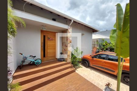 Casa de condomínio à venda com 140m², 4 quartos e 2 vagas Casa de condomínio à venda com 140m², 4 quartos e 2 vagasÁrea externa/Entrada da Casa