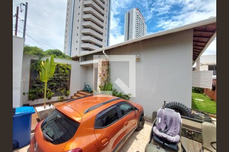 Casa de condomínio à venda com 140m², 4 quartos e 2 vagas Casa de condomínio à venda com 140m², 4 quartos e 2 vagasÁrea externa/Entrada da Casa