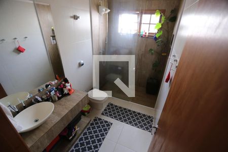 Casa de condomínio à venda com 140m², 4 quartos e 2 vagas Casa de condomínio à venda com 140m², 4 quartos e 2 vagasBanheiro 1