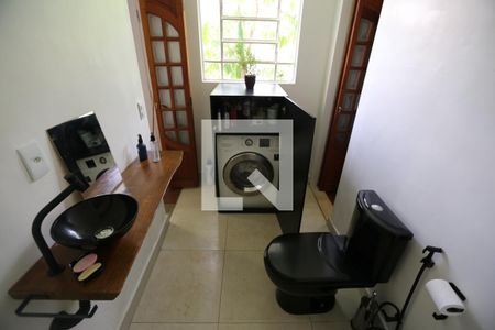Casa de condomínio à venda com 140m², 4 quartos e 2 vagas Casa de condomínio à venda com 140m², 4 quartos e 2 vagasÁrea de Serviço e Banheiro