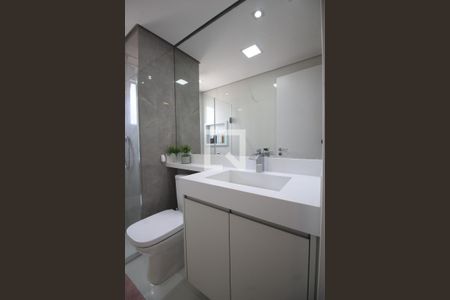 Apartamento à venda com 71m², 2 quartos e 1 vaga Apartamento à venda com 71m², 2 quartos e 1 vagaBanheiro da Suíte