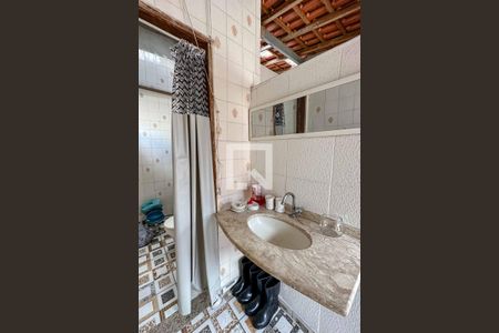 Casa à venda com 260m², 4 quartos e 4 vagas Casa à venda com 260m², 4 quartos e 4 vagasBanheiro