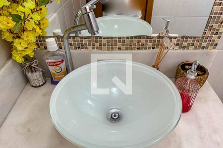 Casa à venda com 260m², 4 quartos e 4 vagas Casa à venda com 260m², 4 quartos e 4 vagasBanheiro