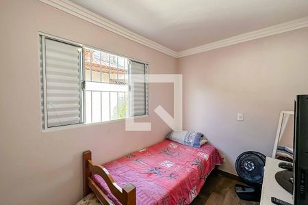 Casa à venda com 260m², 4 quartos e 4 vagas Casa à venda com 260m², 4 quartos e 4 vagasQuarto