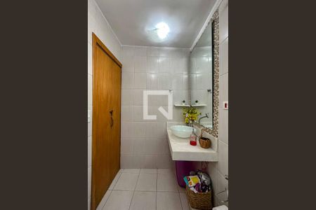 Casa à venda com 260m², 4 quartos e 4 vagas Casa à venda com 260m², 4 quartos e 4 vagasBanheiro