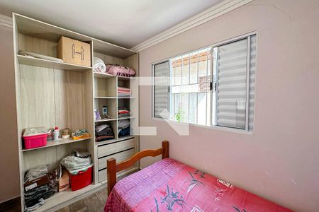 Casa à venda com 260m², 4 quartos e 4 vagas Casa à venda com 260m², 4 quartos e 4 vagasQuarto