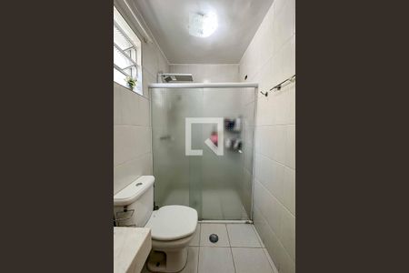 Casa à venda com 260m², 4 quartos e 4 vagas Casa à venda com 260m², 4 quartos e 4 vagasBanheiro