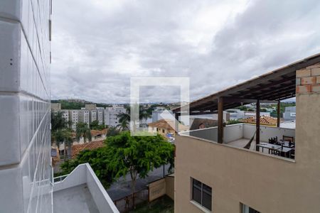 Vista da sala  de apartamento à venda com 3 quartos, 92m² em Cabral, Contagem