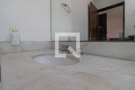 Casa à venda com 280m², 3 quartos e 3 vagasBanheiro do Quarto 2