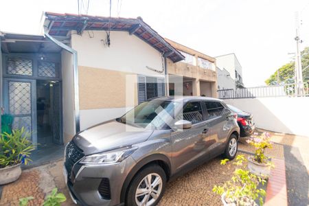 Casa à venda com 200m², 4 quartos e 3 vagas Casa à venda com 200m², 4 quartos e 3 vagasGaragem