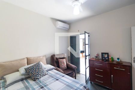 Casa à venda com 200m², 4 quartos e 3 vagas Casa à venda com 200m², 4 quartos e 3 vagasQuarto 03 da Casa 01