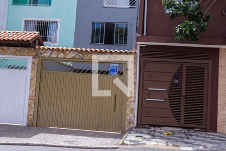 Casa à venda com 101m², 2 quartos e 2 vagasFachada