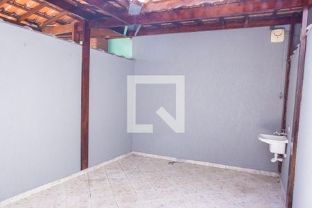 Casa à venda com 101m², 2 quartos e 2 vagasÁrea de Serviço e Quintal