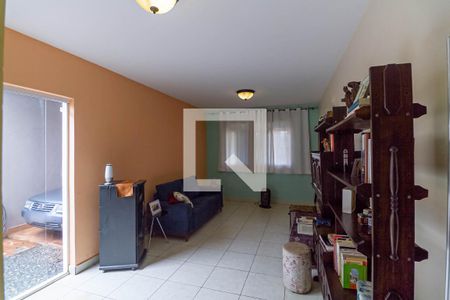 Sala 1 de casa à venda com 3 quartos, 194m² em Jardim Guanabara, Belo Horizonte
